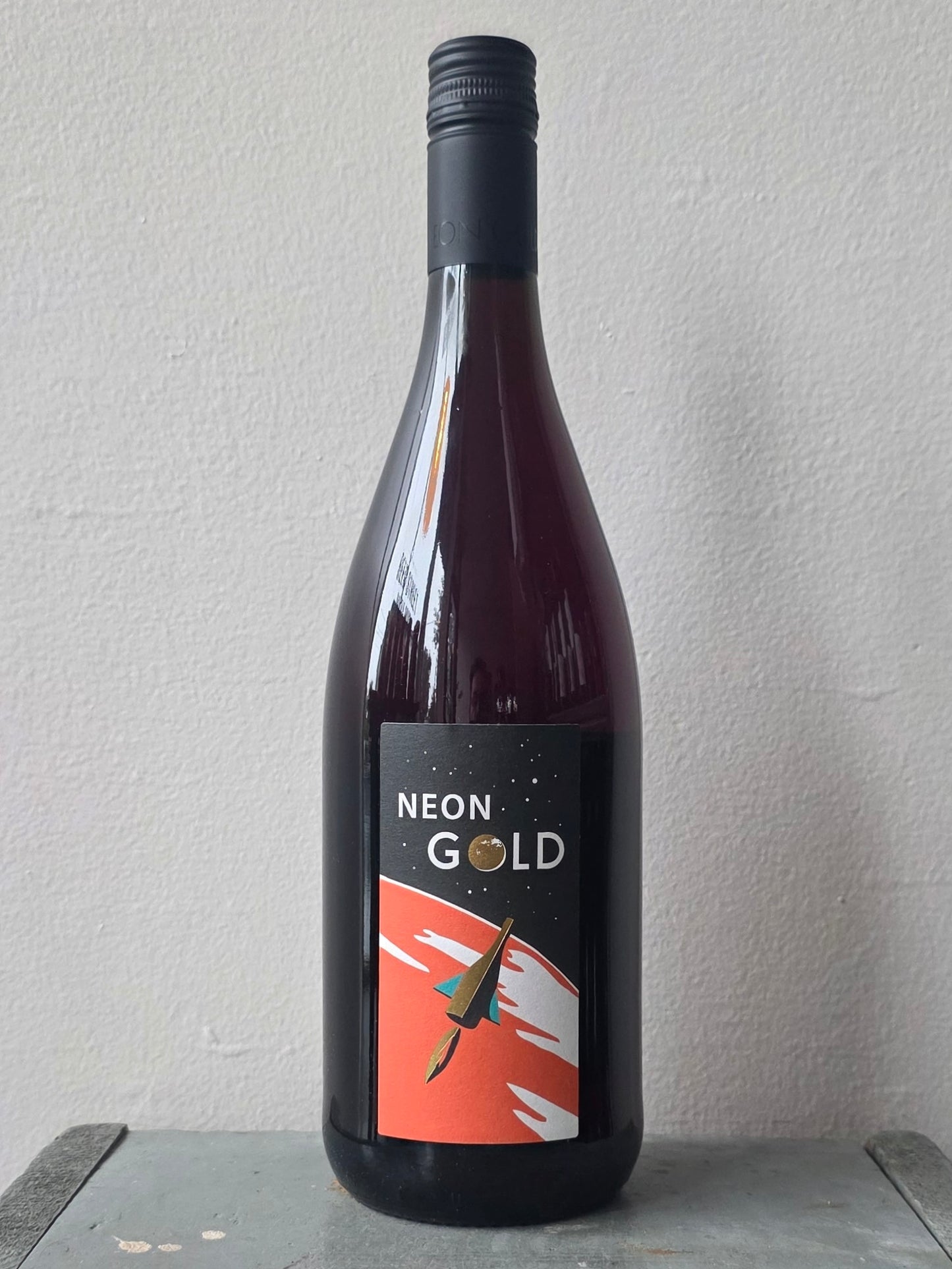 Leon Gold, Neon Gold (2024) · 1 L